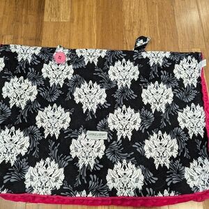 Chic Black and White Patterned Skirt